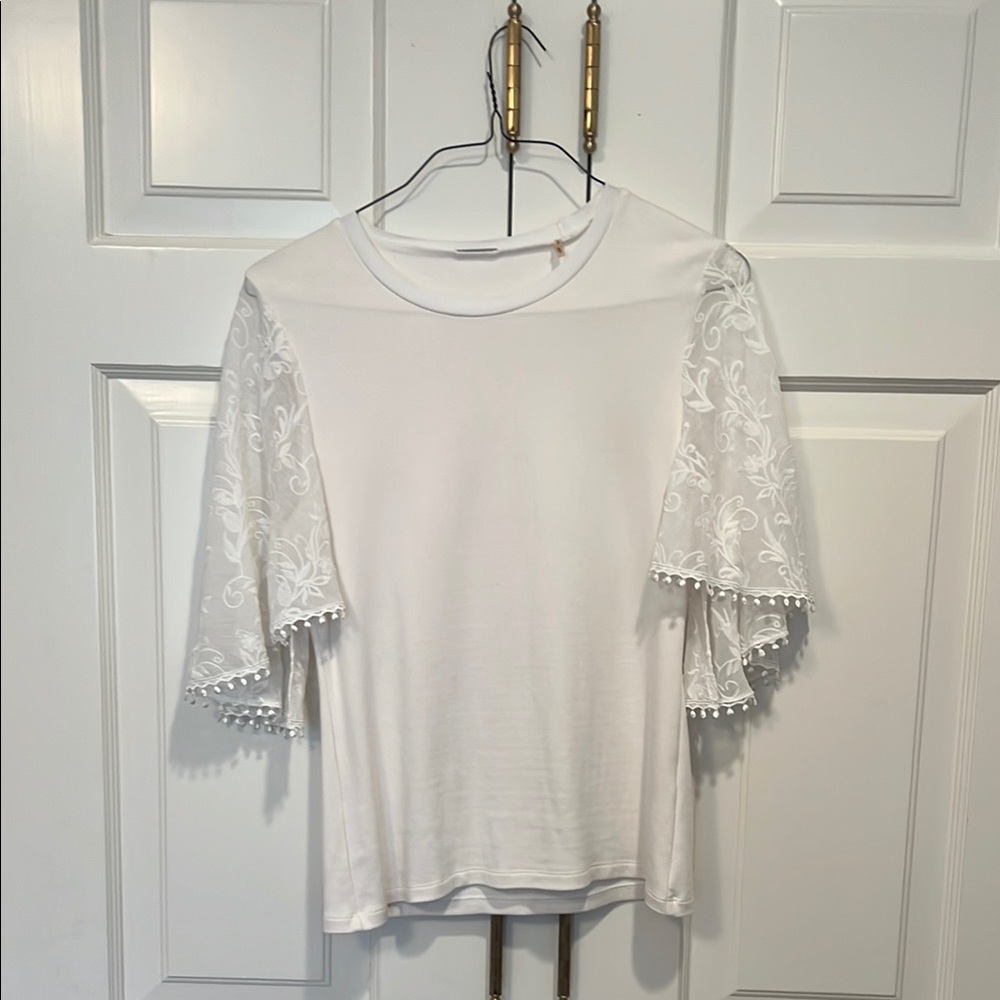 Elie Tahari Ivory Flutter Lace Sleeve Blouse